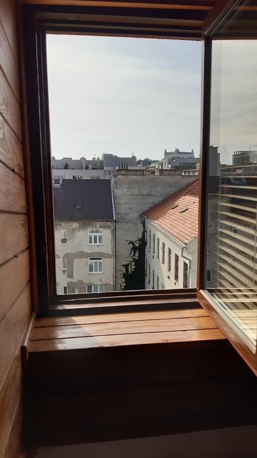 Attic Flat In The Center Apartamento Bratislava Exterior foto