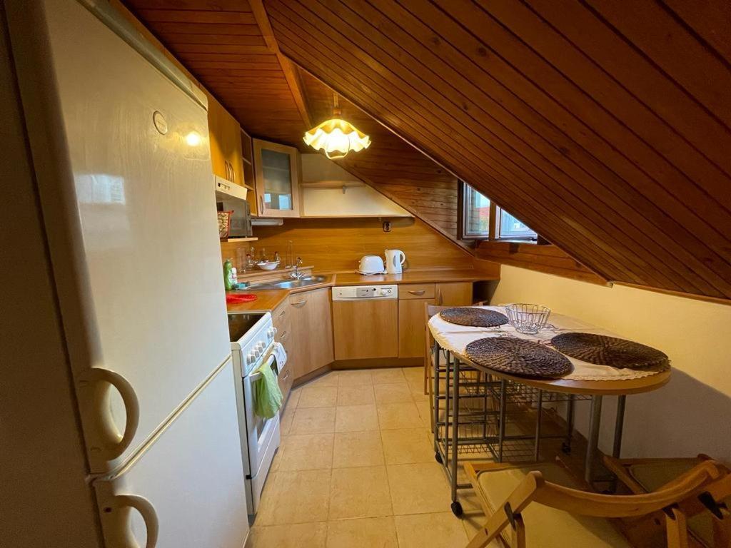 Attic Flat In The Center Apartamento Bratislava Exterior foto