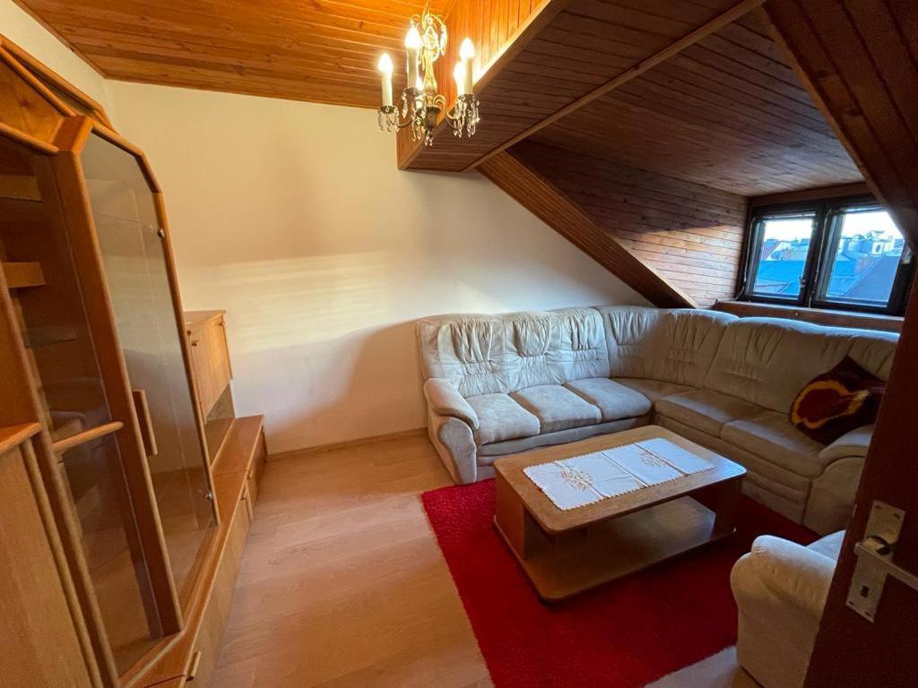 Attic Flat In The Center Apartamento Bratislava Exterior foto
